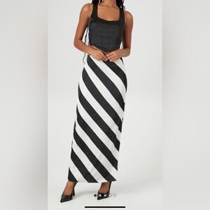 New forever 21 stripe maxi skirt size M